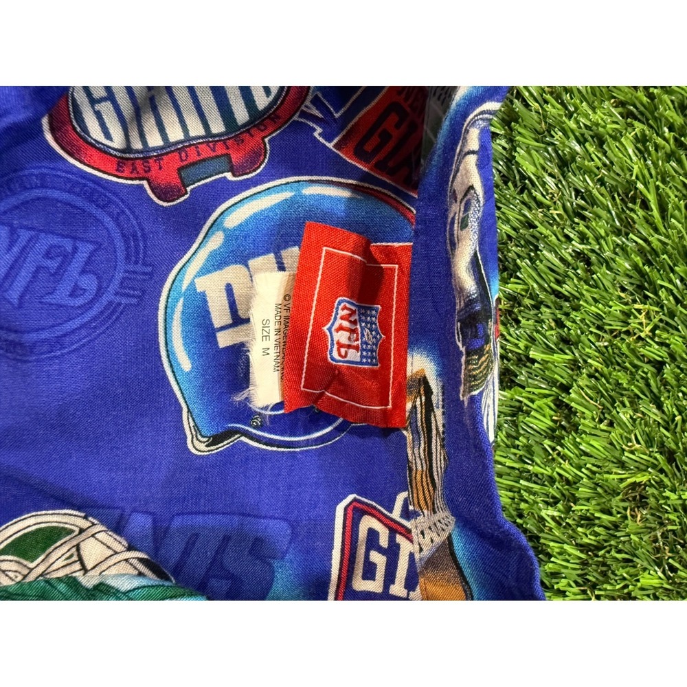 New York Giants NFL Hawaiian Aloha Button Up Shirt Mens Size M All Over Print - Picture 4 of 5